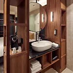 Met 4* Amszterdam