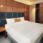 Met Hotel