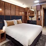 Met Hotel