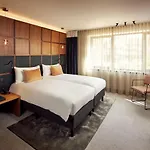 Met Hotel