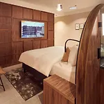 Hotel Met