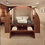 Met Hotel