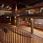 Met Hotel