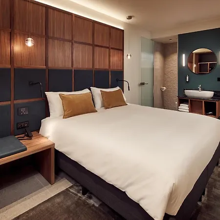 Met 4* Amszterdam