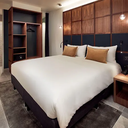 Met Hotel