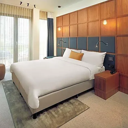 Met Hotel