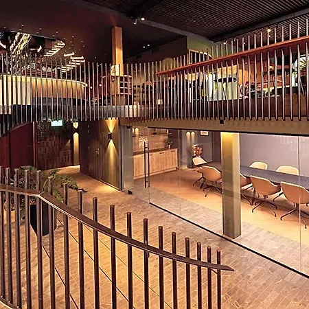 Met Hotel