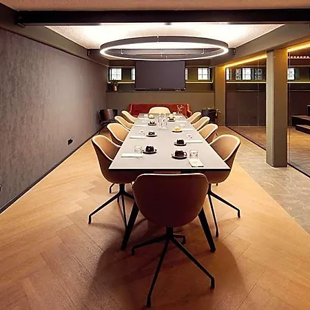Met Hotel