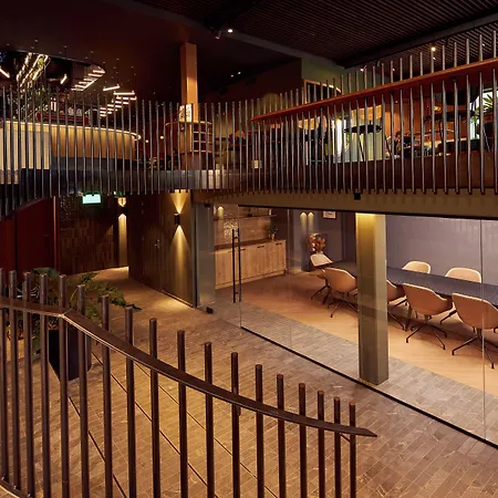 Met Hotel